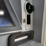 Krebs on Security ci ricorda cosa guardare in uno sportello bancario ATM 15 cashcamsideview